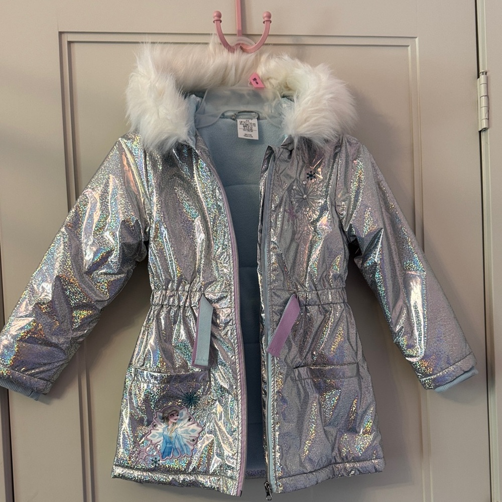 Disney Elsa Silver Holographic Girls' Winter Coat with Fur Hood. Newwithout tags